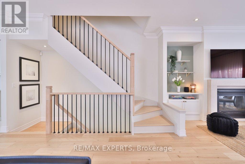 129 Powseland Crescent, Vaughan, Ontario  L4L 0C5 - Photo 4 - N12841378