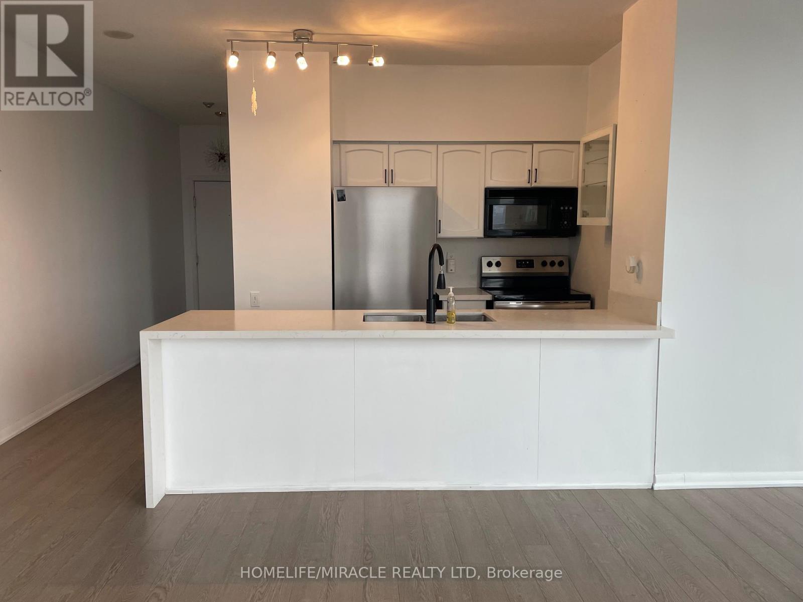 801 - 2067 Lake Shore Boulevard, Toronto, Ontario  M8V 4B8 - Photo 10 - W12817556