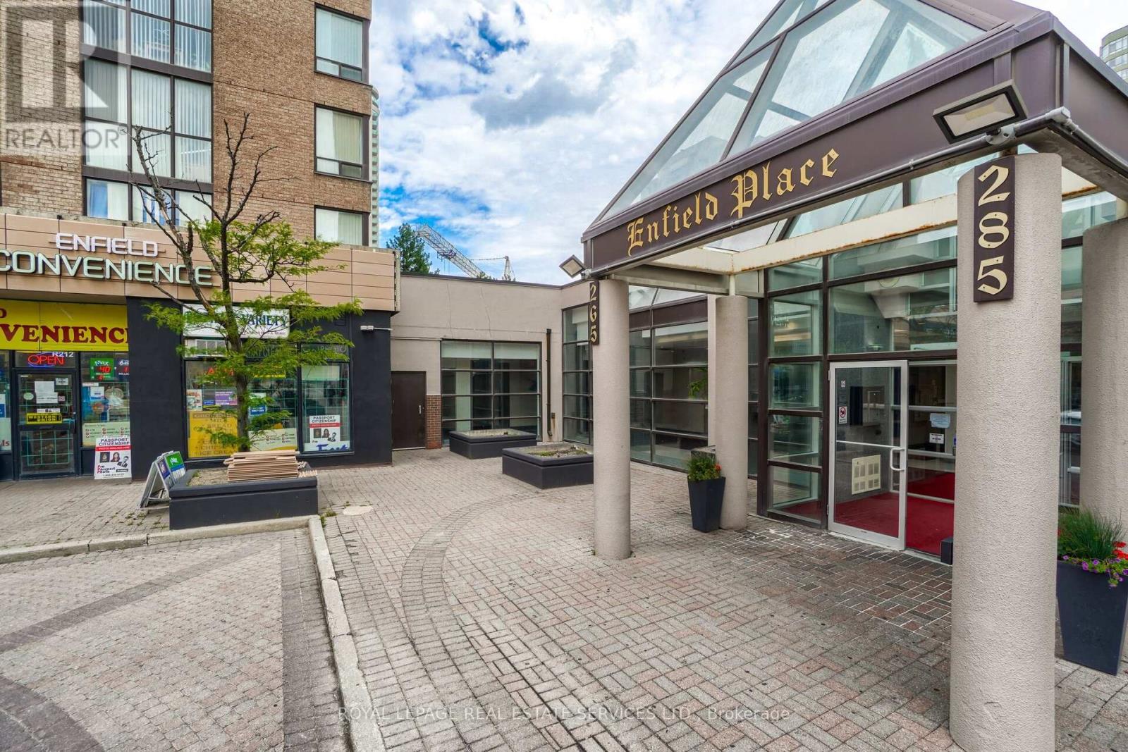 604 - 285 Enfield Place, Mississauga, Ontario L5B 3Y6 - Photo 4 - W12841406