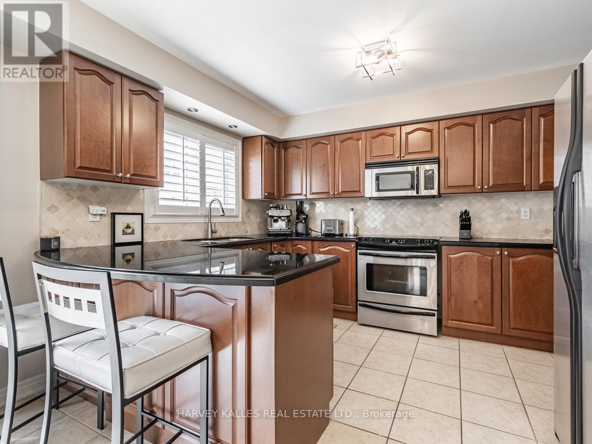 42 Rosewood Avenue, Mississauga, Ontario  L5G 4W3 - Photo 11 - W12841414