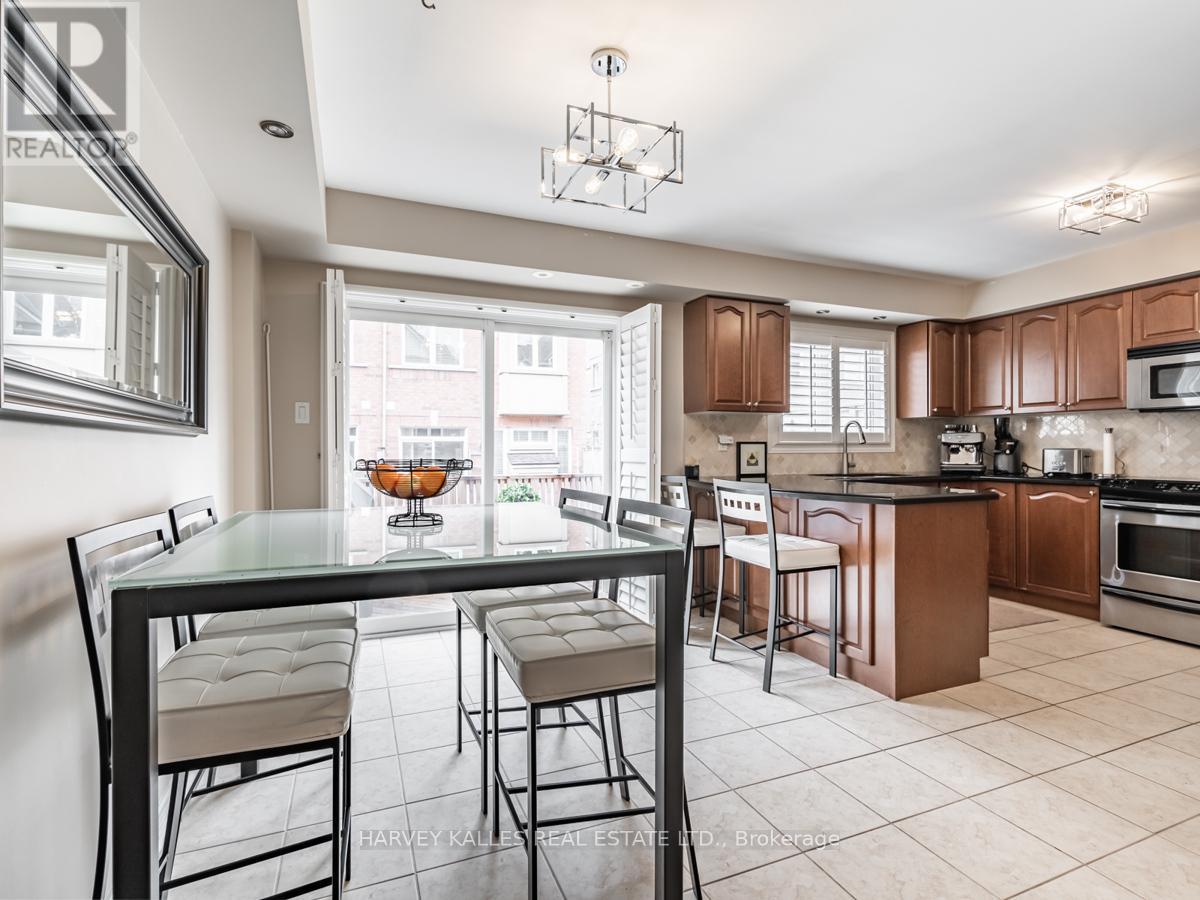 42 Rosewood Avenue, Mississauga, Ontario  L5G 4W3 - Photo 15 - W12841414