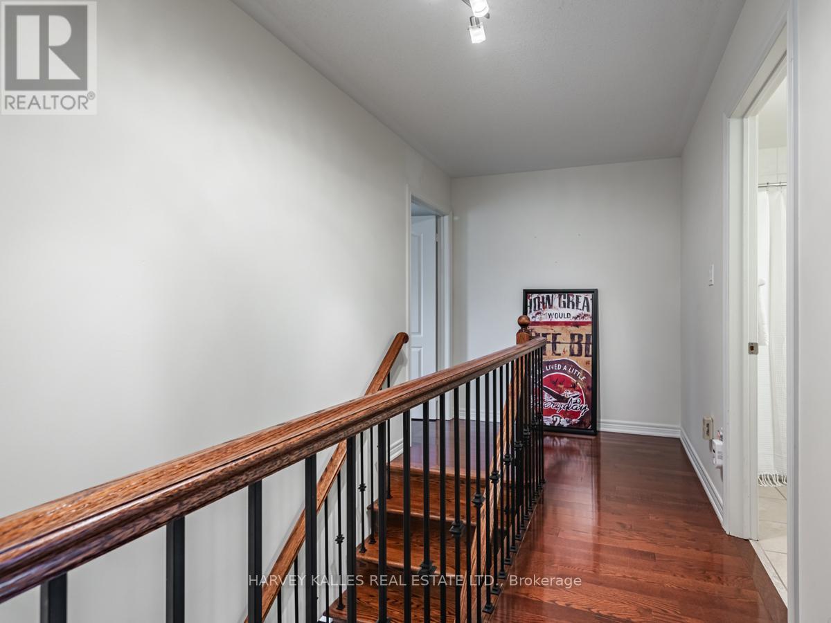 42 Rosewood Avenue, Mississauga, Ontario  L5G 4W3 - Photo 18 - W12841414