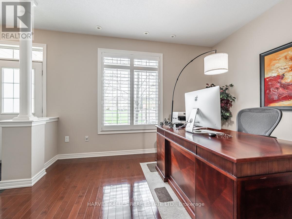 42 Rosewood Avenue, Mississauga, Ontario  L5G 4W3 - Photo 4 - W12841414