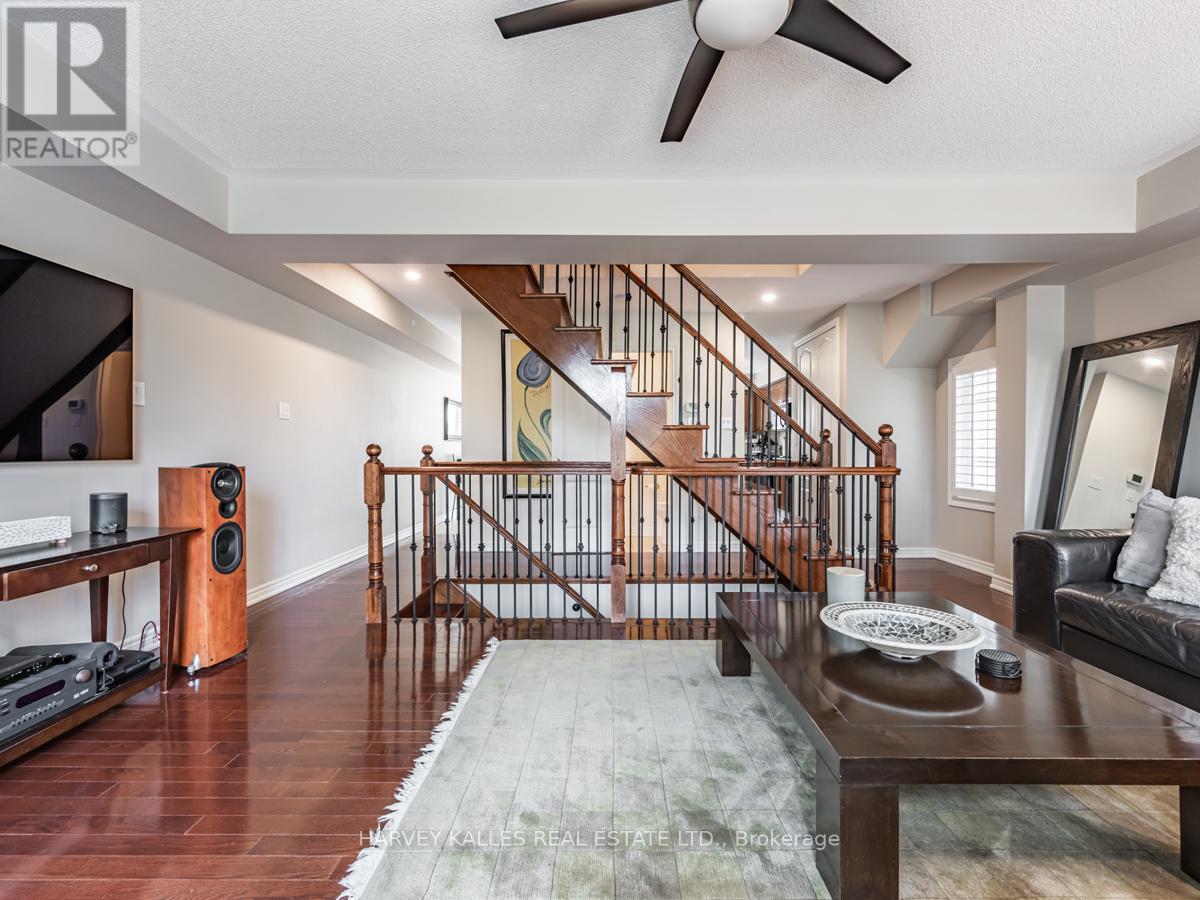 42 Rosewood Avenue, Mississauga, Ontario  L5G 4W3 - Photo 7 - W12841414