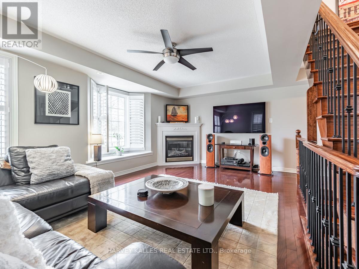 42 Rosewood Avenue, Mississauga, Ontario  L5G 4W3 - Photo 8 - W12841414