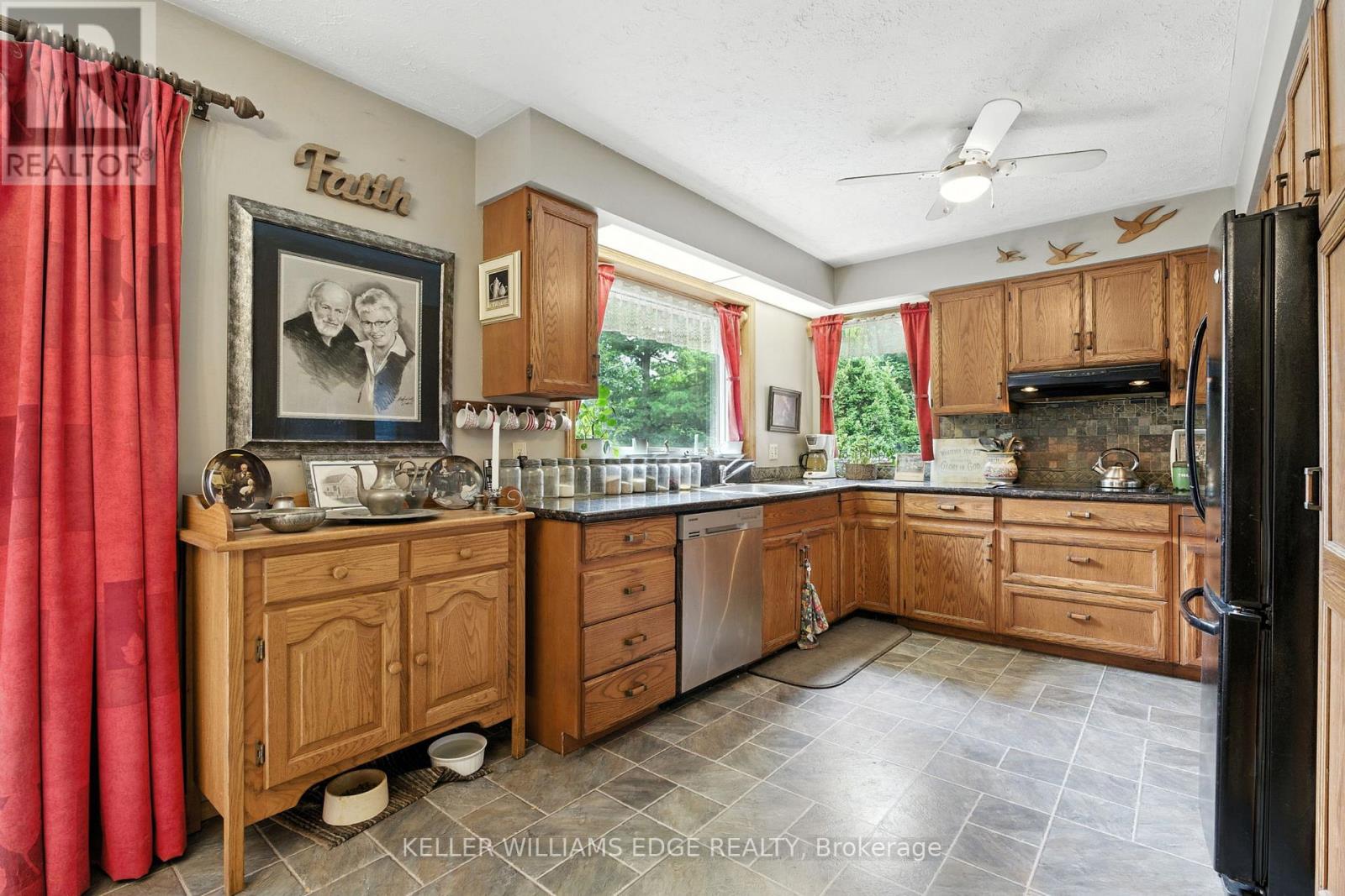 6101 Walkers Line, Burlington, Ontario  L7M 0R2 - Photo 13 - W12841420