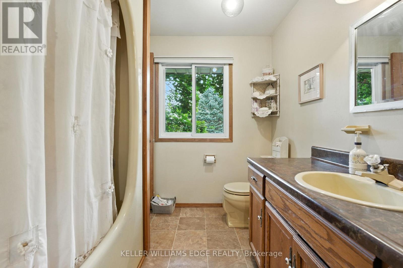 6101 Walkers Line, Burlington, Ontario  L7M 0R2 - Photo 24 - W12841420