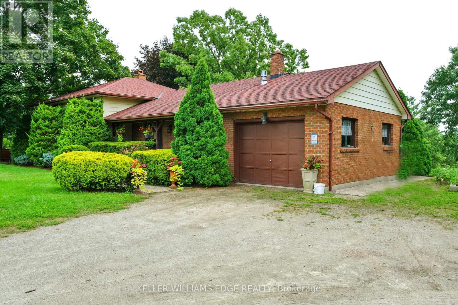 6101 Walkers Line, Burlington, Ontario  L7M 0R2 - Photo 6 - W12841420