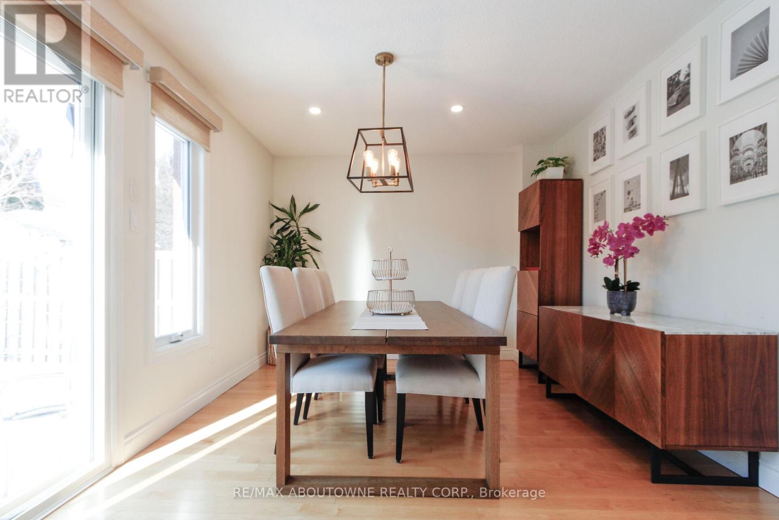 3845 Cedar Hedge Rise, Mississauga, Ontario  L5N 6X2 - Photo 17 - W12841434