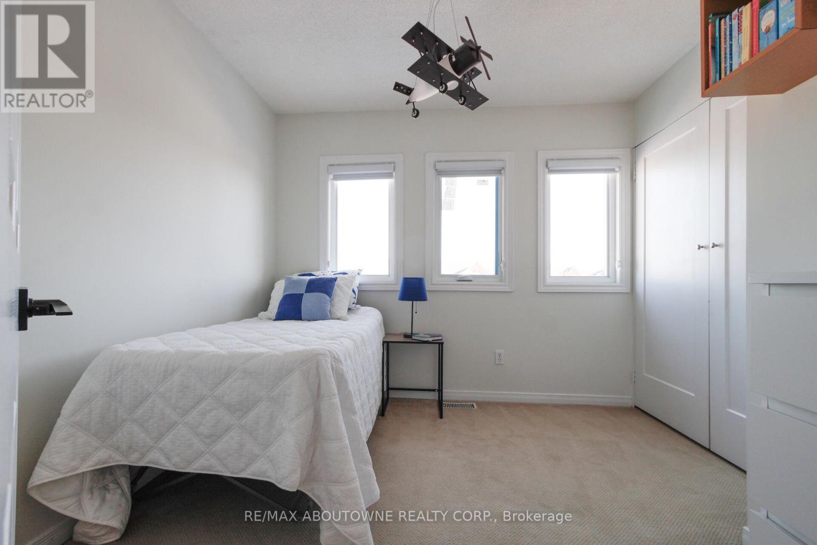 3845 Cedar Hedge Rise, Mississauga, Ontario  L5N 6X2 - Photo 23 - W12841434