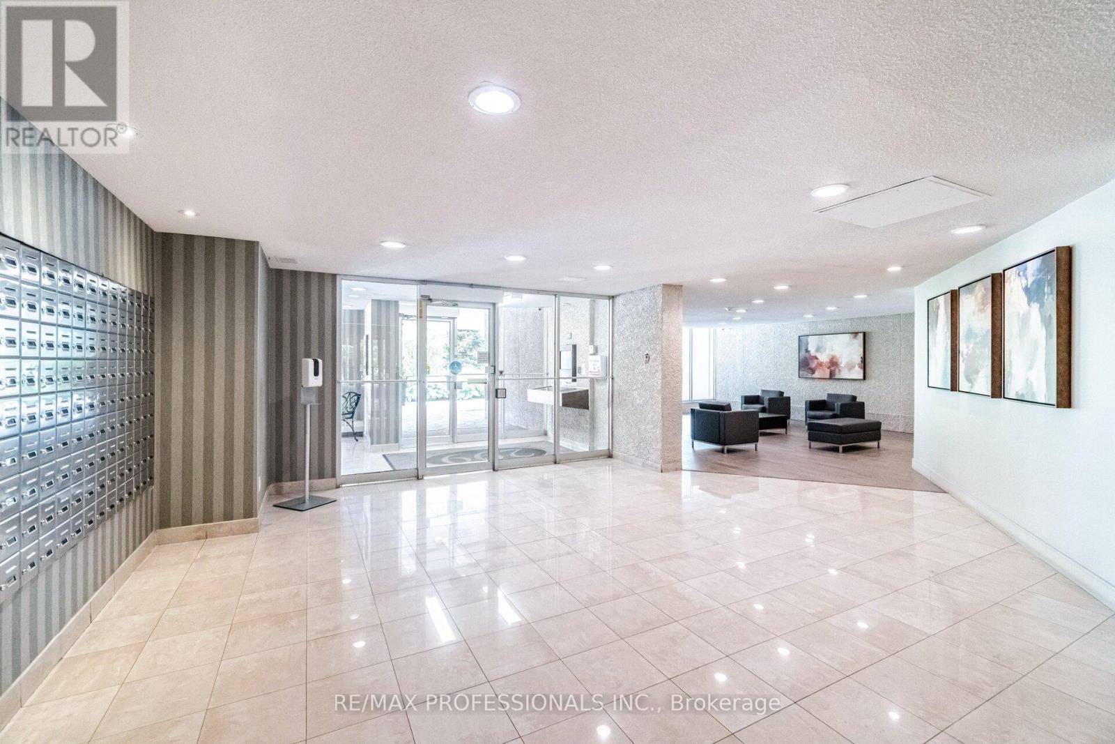 705 - 299 Mill Road, Toronto, Ontario  M9C 4V9 - Photo 4 - W12841442