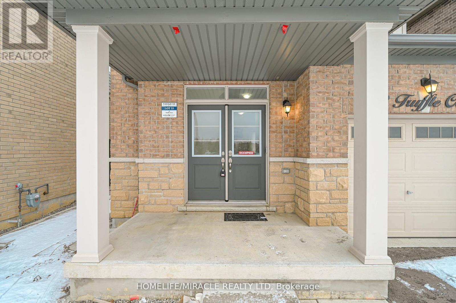 42 Truffle Court, Brampton, Ontario  L7A 5A6 - Photo 3 - W12841448