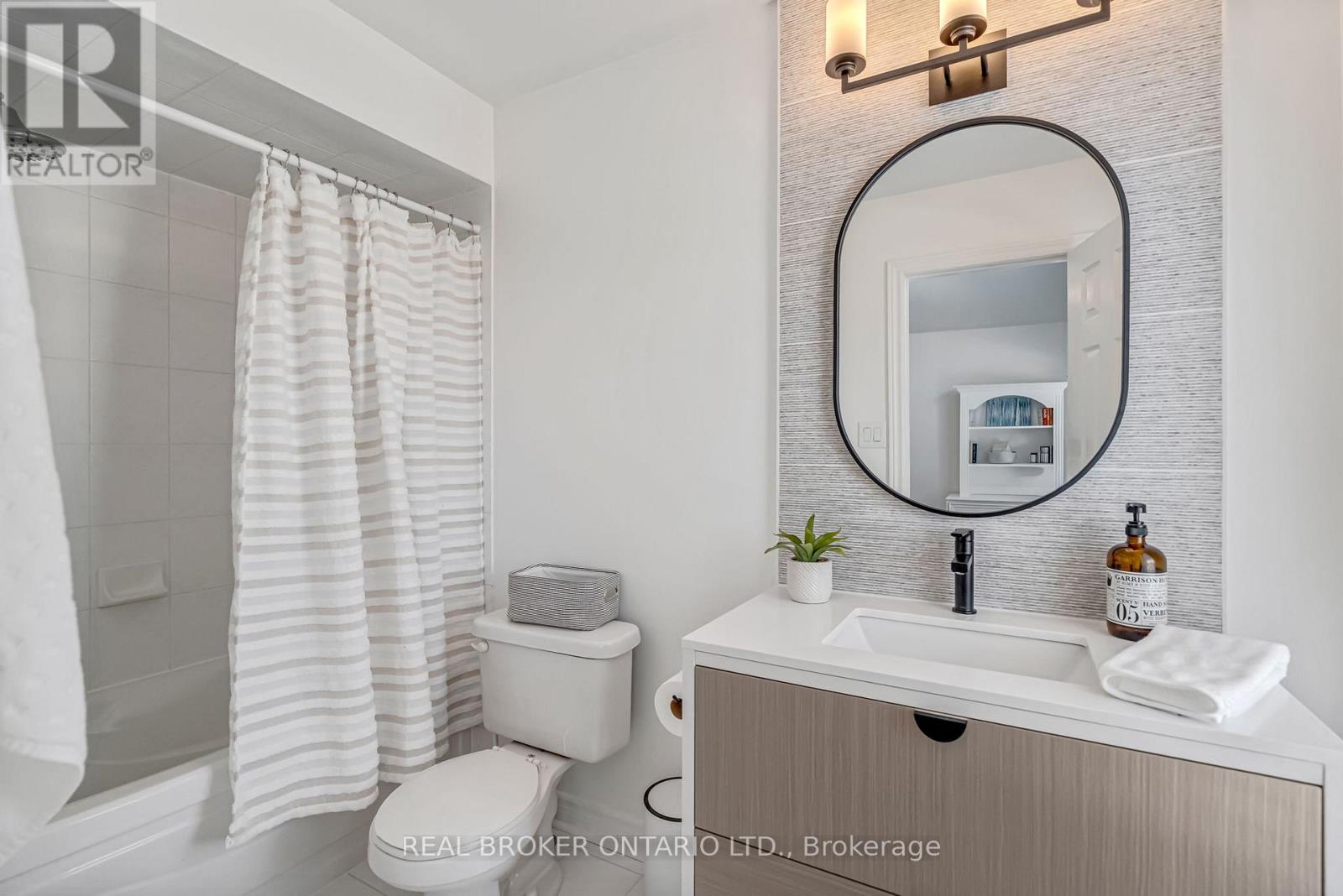 1379 Liverpool Street, Oakville, Ontario  L6M 4P1 - Photo 21 - W12841476