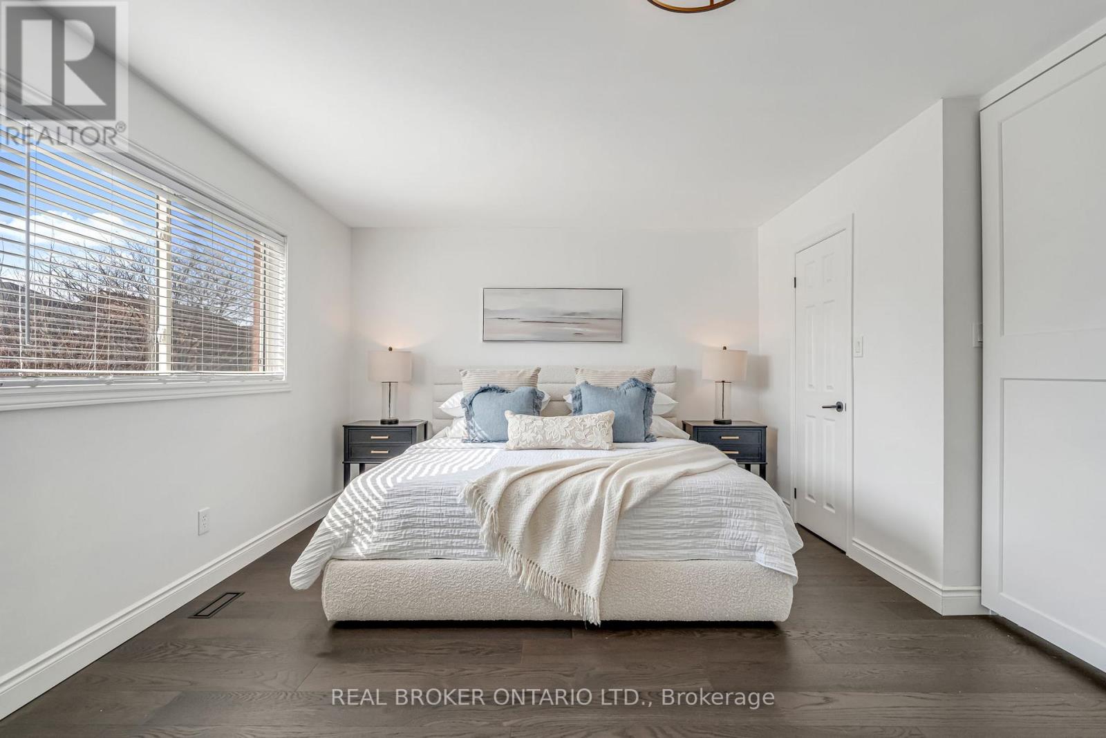 1379 Liverpool Street, Oakville, Ontario  L6M 4P1 - Photo 32 - W12841476