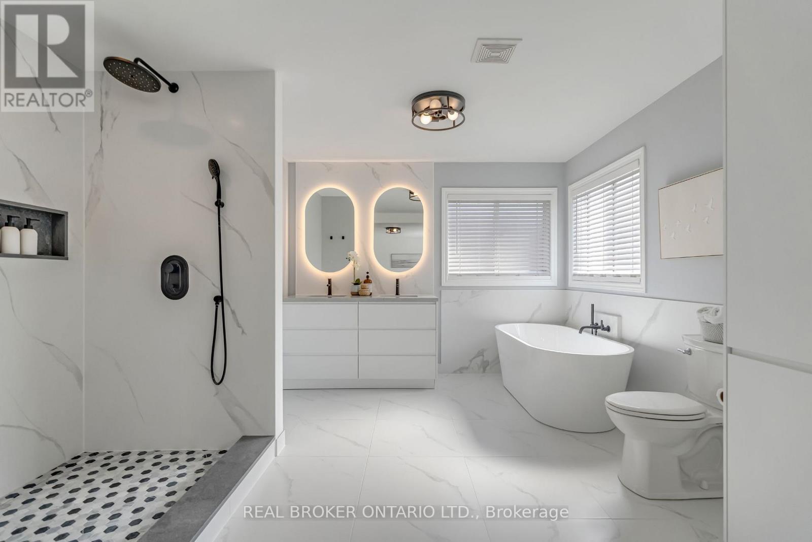 1379 Liverpool Street, Oakville, Ontario  L6M 4P1 - Photo 35 - W12841476