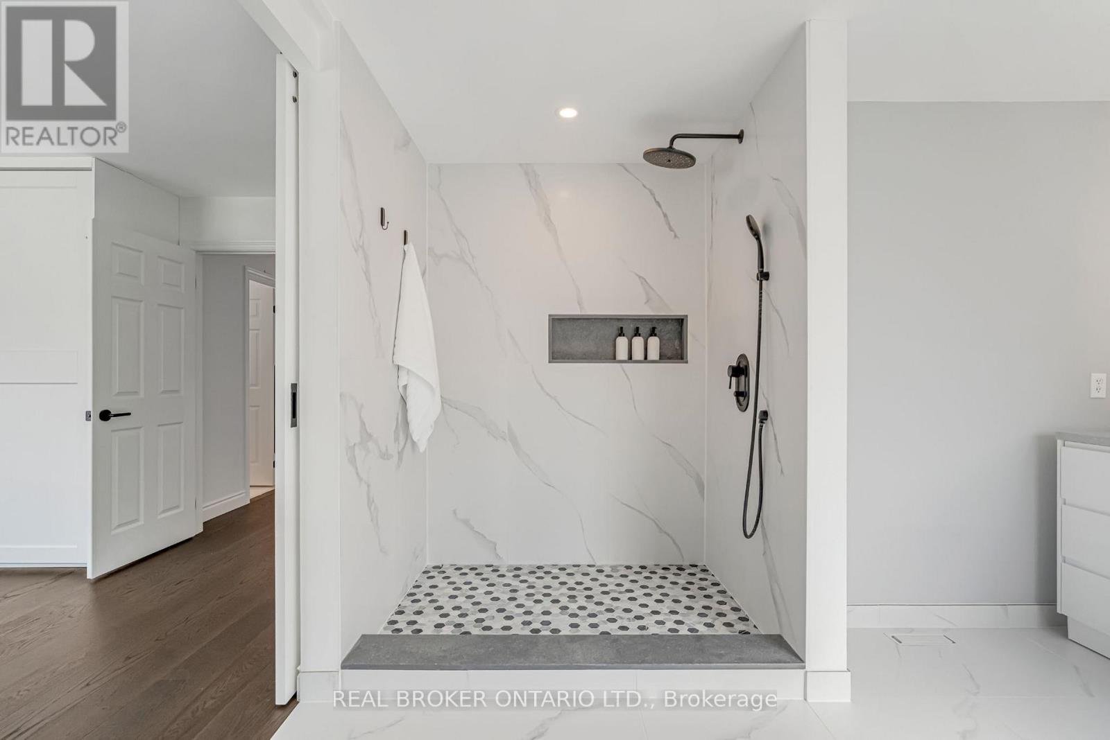 1379 Liverpool Street, Oakville, Ontario  L6M 4P1 - Photo 37 - W12841476