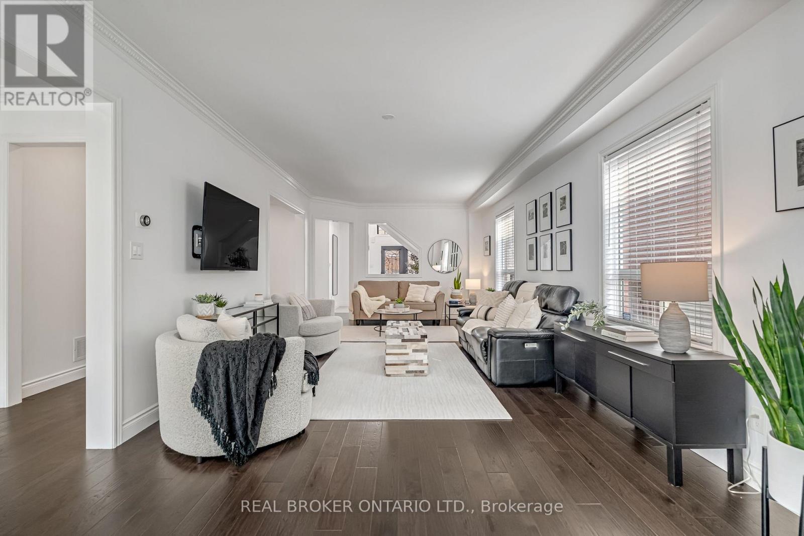 1379 Liverpool Street, Oakville, Ontario  L6M 4P1 - Photo 7 - W12841476