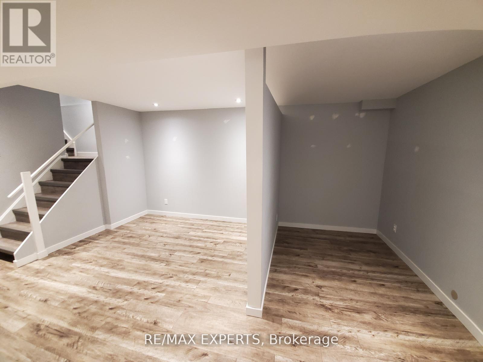 4366 Lee Drive, Mississauga, Ontario  L4W 4A8 - Photo 12 - W12841540