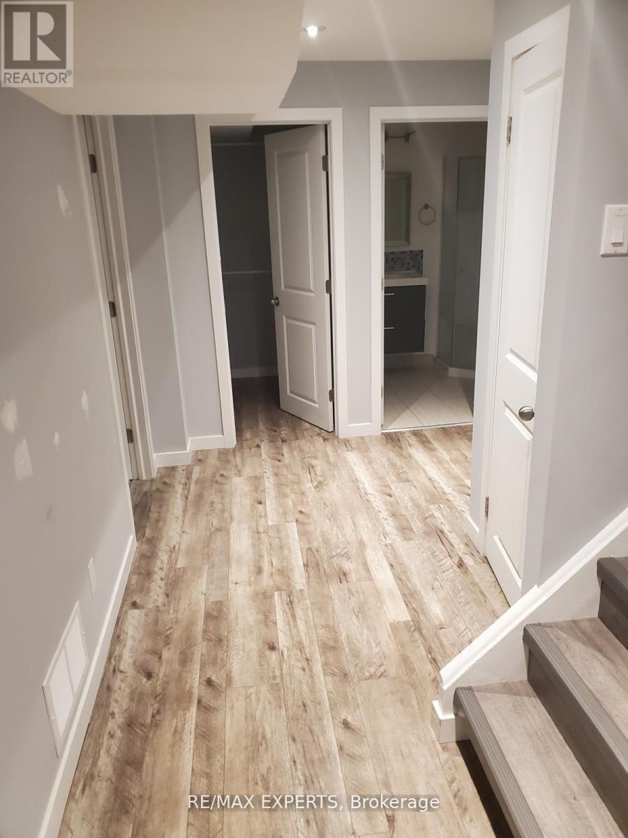 4366 Lee Drive, Mississauga, Ontario  L4W 4A8 - Photo 14 - W12841540