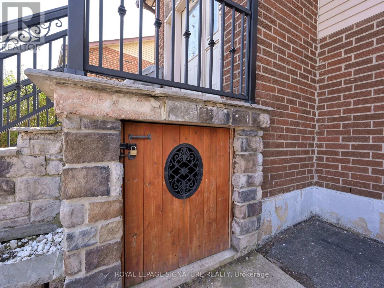 Lower - 26 Peterson Court, Brampton, Ontario  L6Z 1K6 - Photo 2 - W12841544