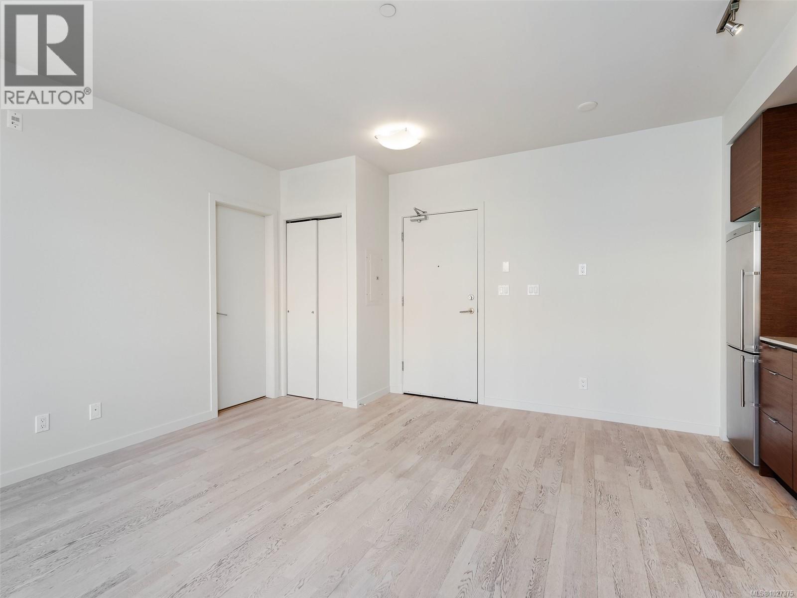 309 601 Herald St, Victoria, British Columbia  V8W 1S8 - Photo 4 - 1027375