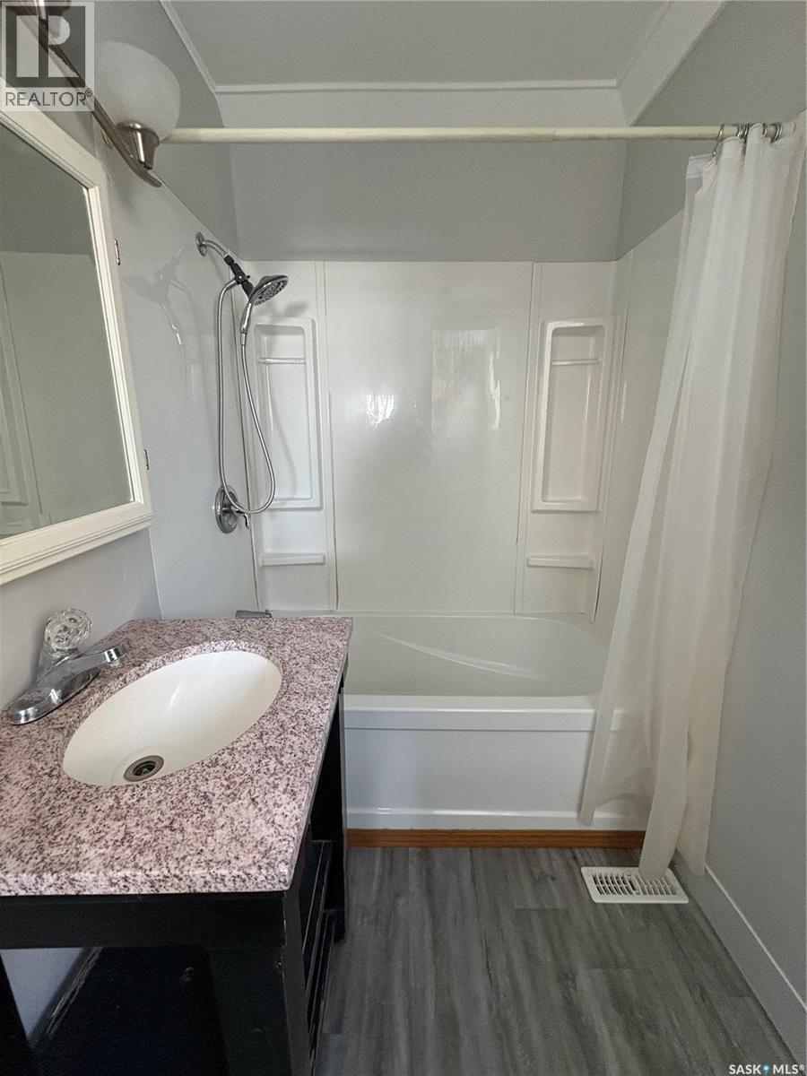 708 Qu'appelle Avenue, Abernethy, Saskatchewan  S0A 0A0 - Photo 10 - SK029644