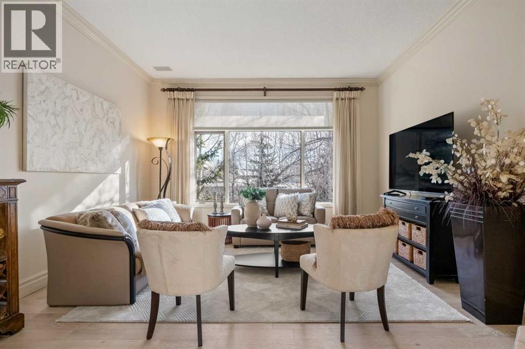 60 Woodpark Close Sw, Calgary, Alberta  T2W 6G9 - Photo 4 - A2286750