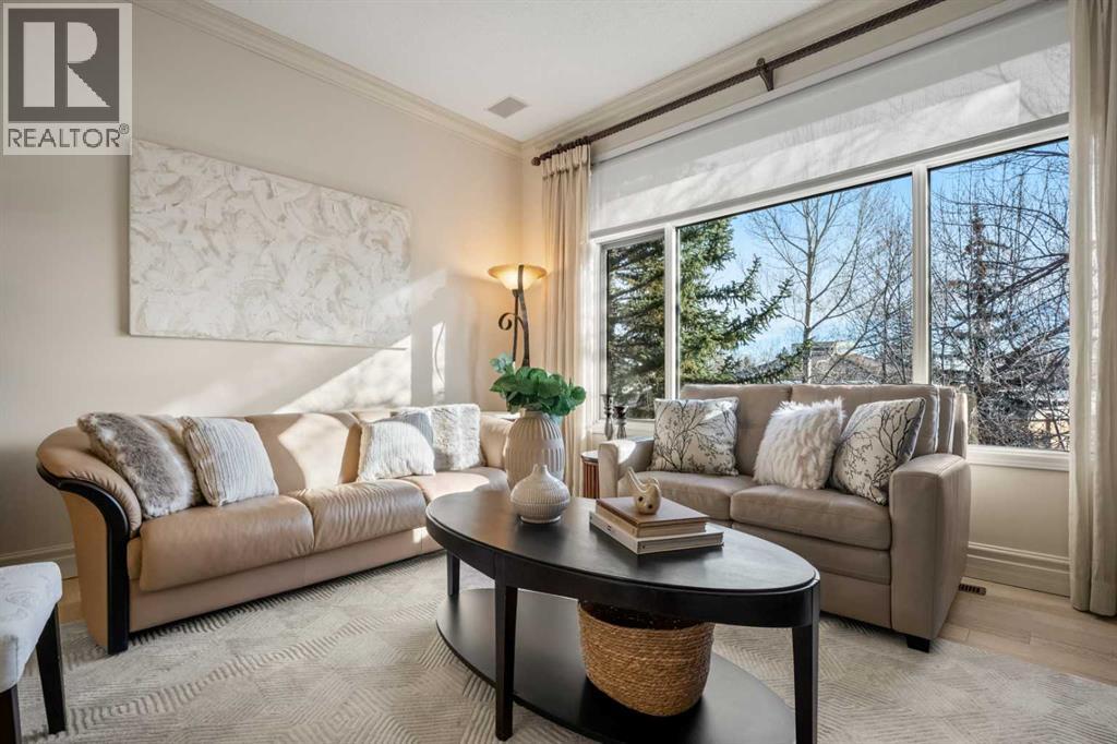 60 Woodpark Close Sw, Calgary, Alberta  T2W 6G9 - Photo 5 - A2286750