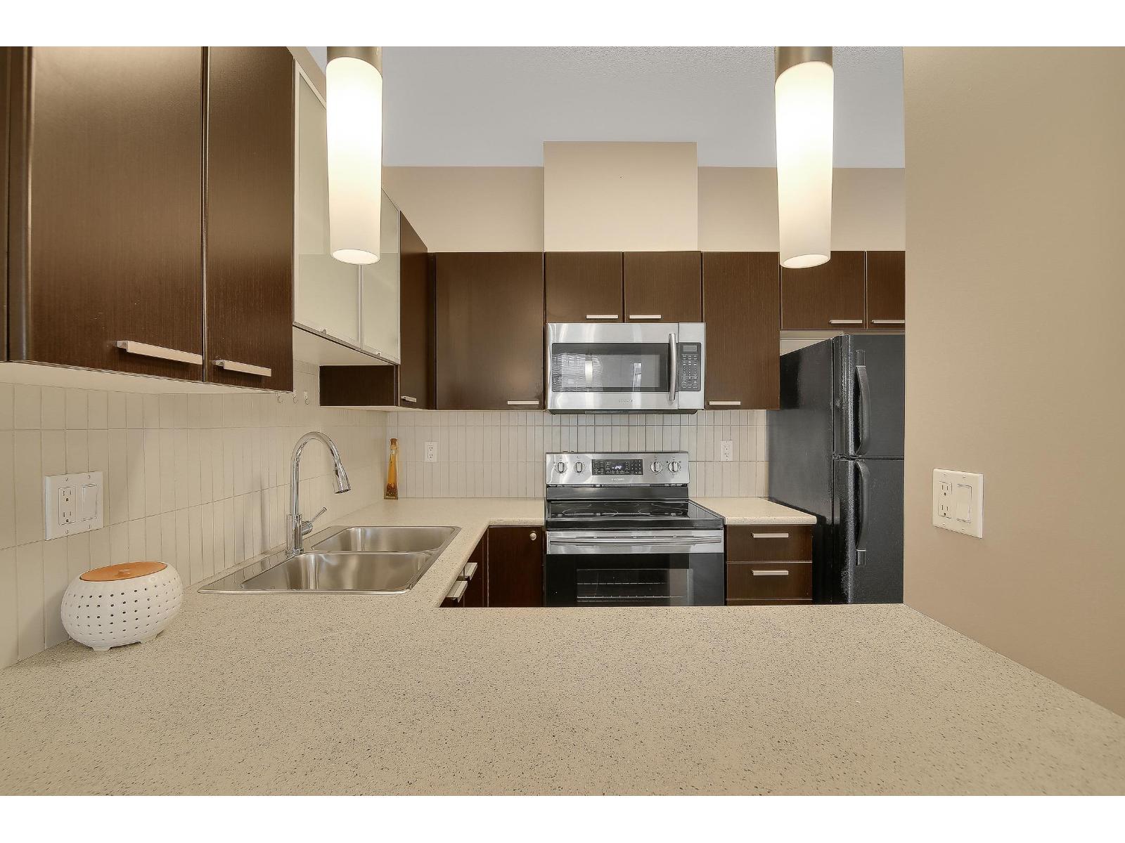 405 10499 University Drive, Surrey, British Columbia  V3T 0A4 - Photo 15 - R3095251