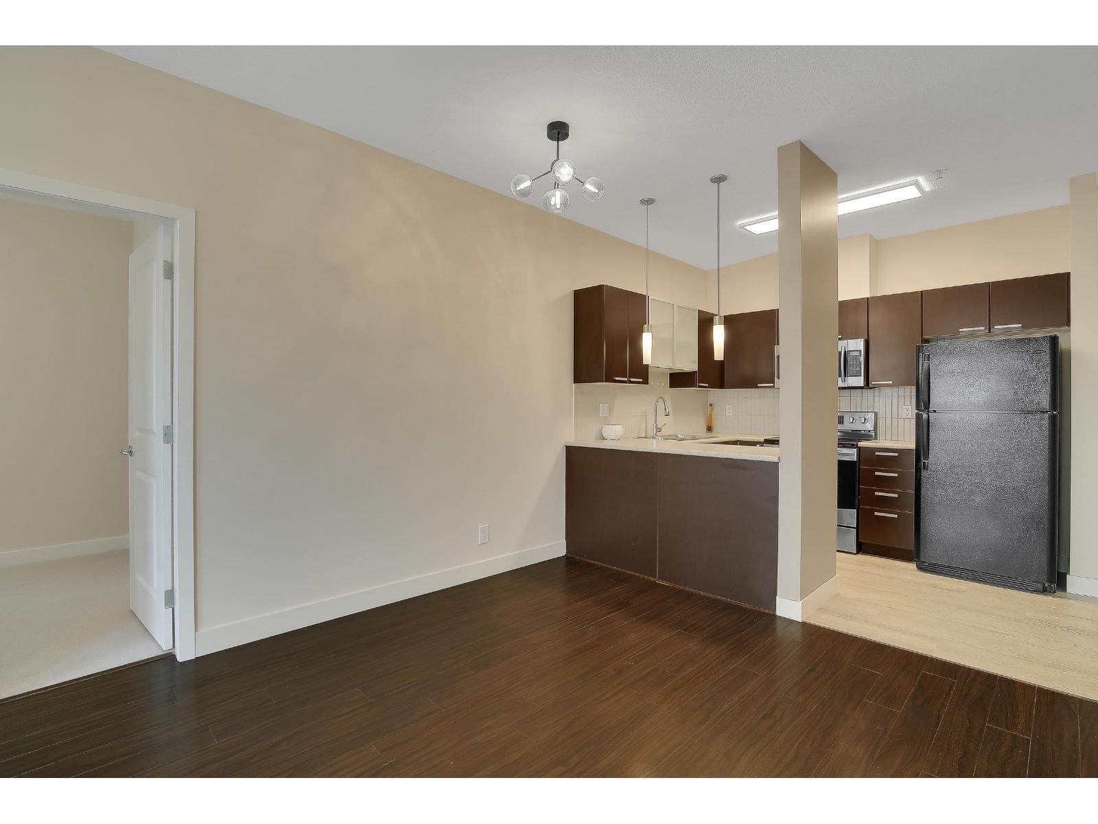 405 10499 University Drive, Surrey, British Columbia  V3T 0A4 - Photo 11 - R3095251