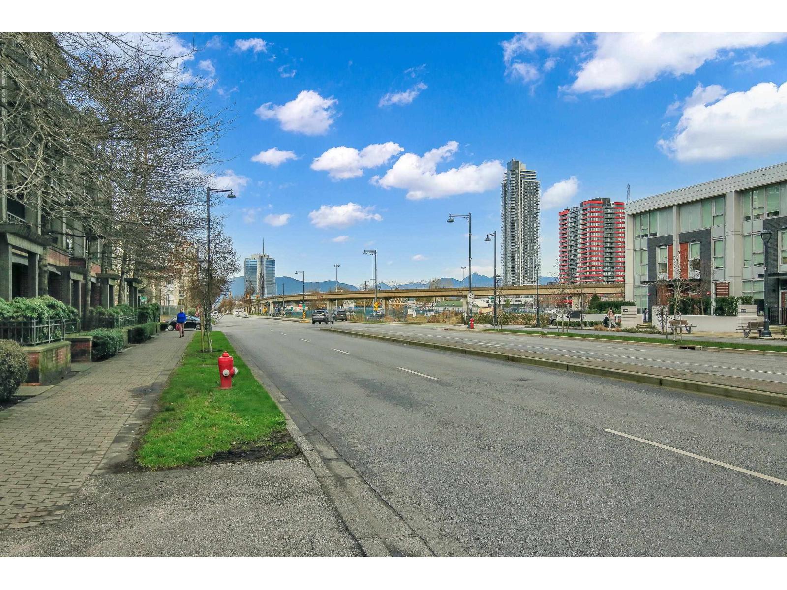 405 10499 University Drive, Surrey, British Columbia  V3T 0A4 - Photo 4 - R3095251