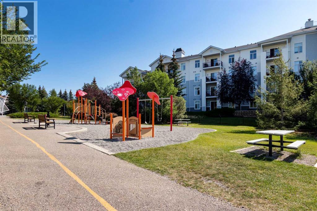 104, 16 Country Village Bay Ne, Calgary, Alberta  T3K 5Y9 - Photo 34 - A2289125