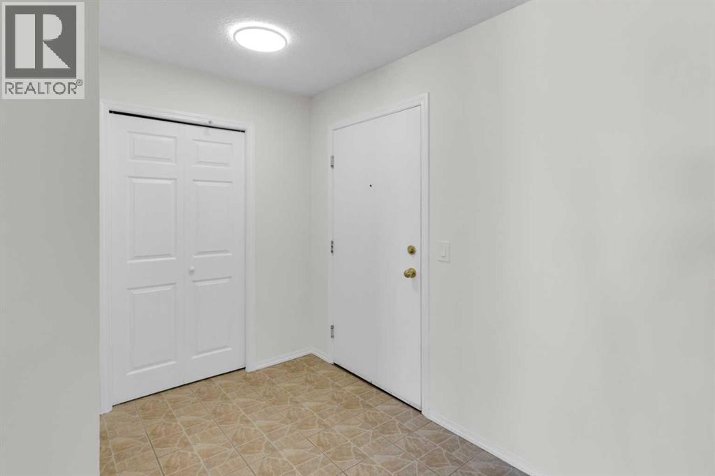 104, 16 Country Village Bay Ne, Calgary, Alberta  T3K 5Y9 - Photo 25 - A2289125