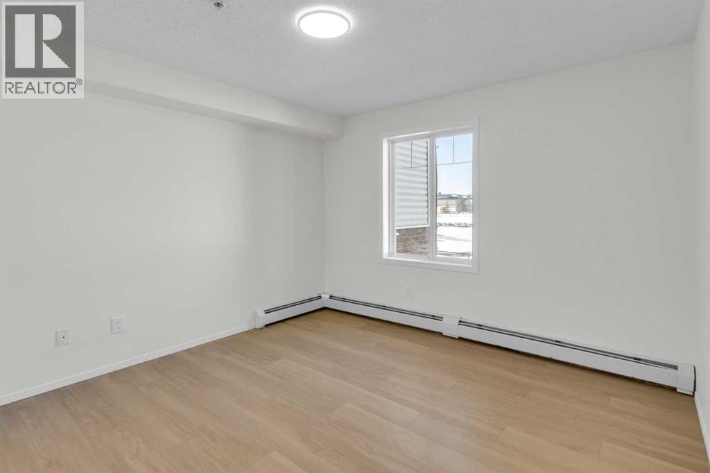 104, 16 Country Village Bay Ne, Calgary, Alberta  T3K 5Y9 - Photo 12 - A2289125