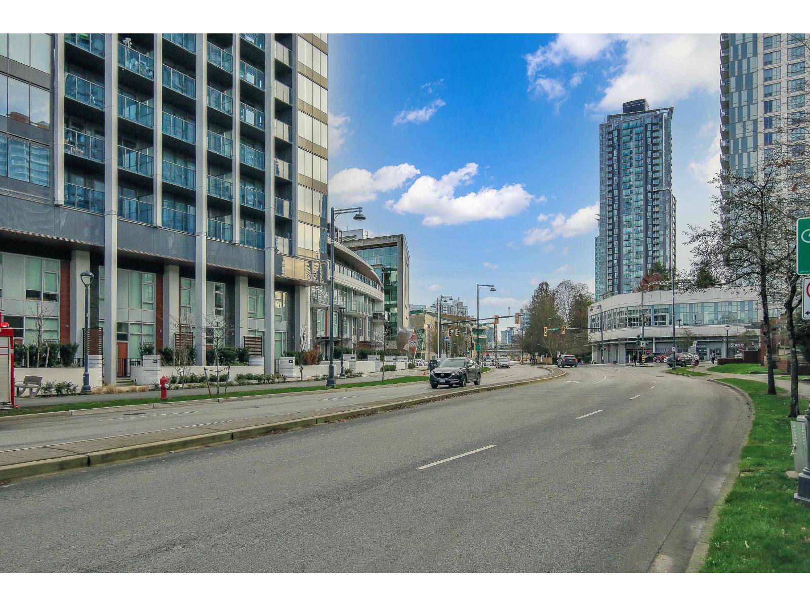 405 10499 University Drive, Surrey, British Columbia  V3T 0A4 - Photo 3 - R3095251