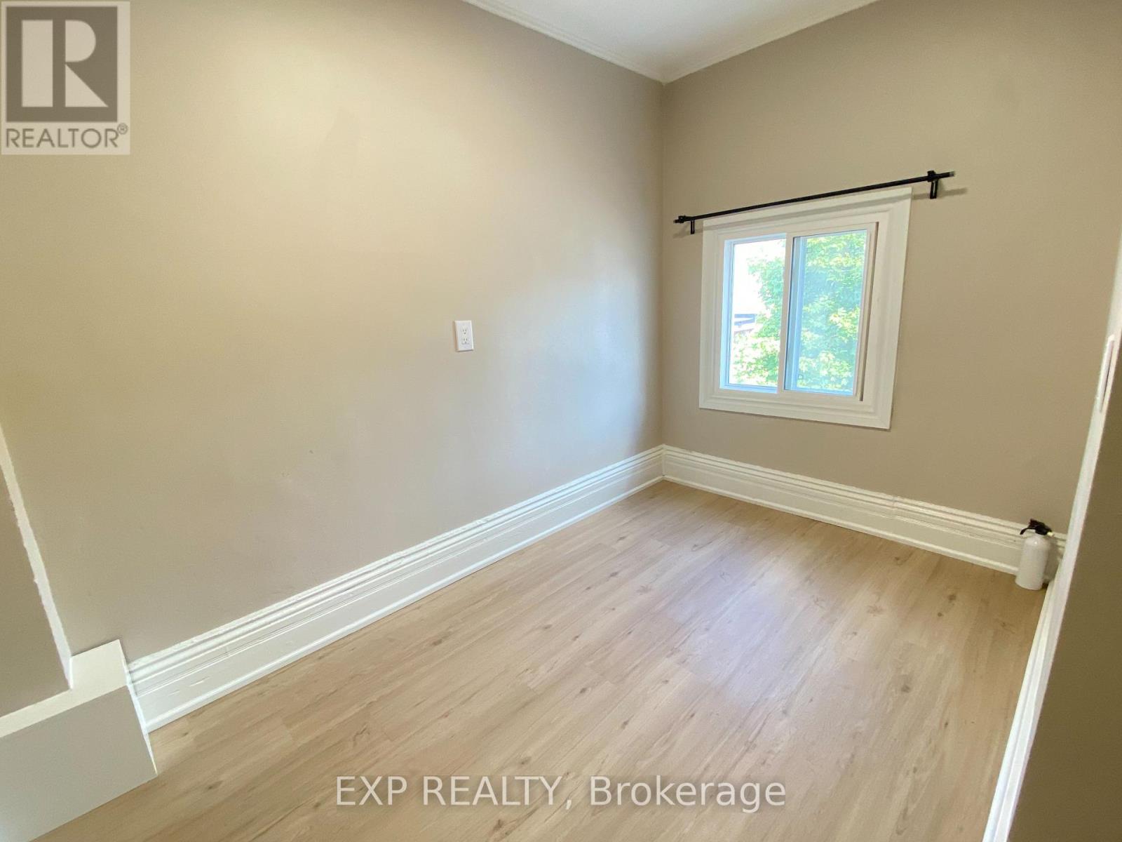 32 Front Street N, Thorold, Ontario  L2V 1X3 - Photo 15 - X12841456