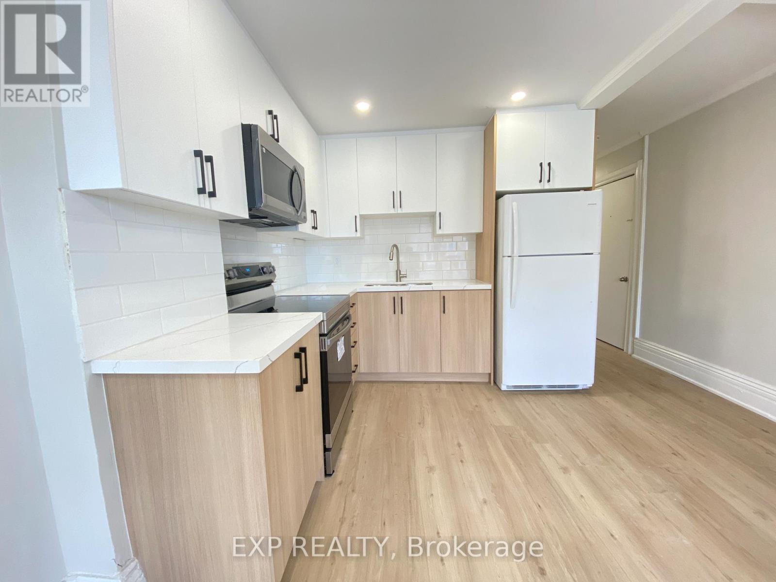 32 Front Street N, Thorold, Ontario  L2V 1X3 - Photo 4 - X12841456