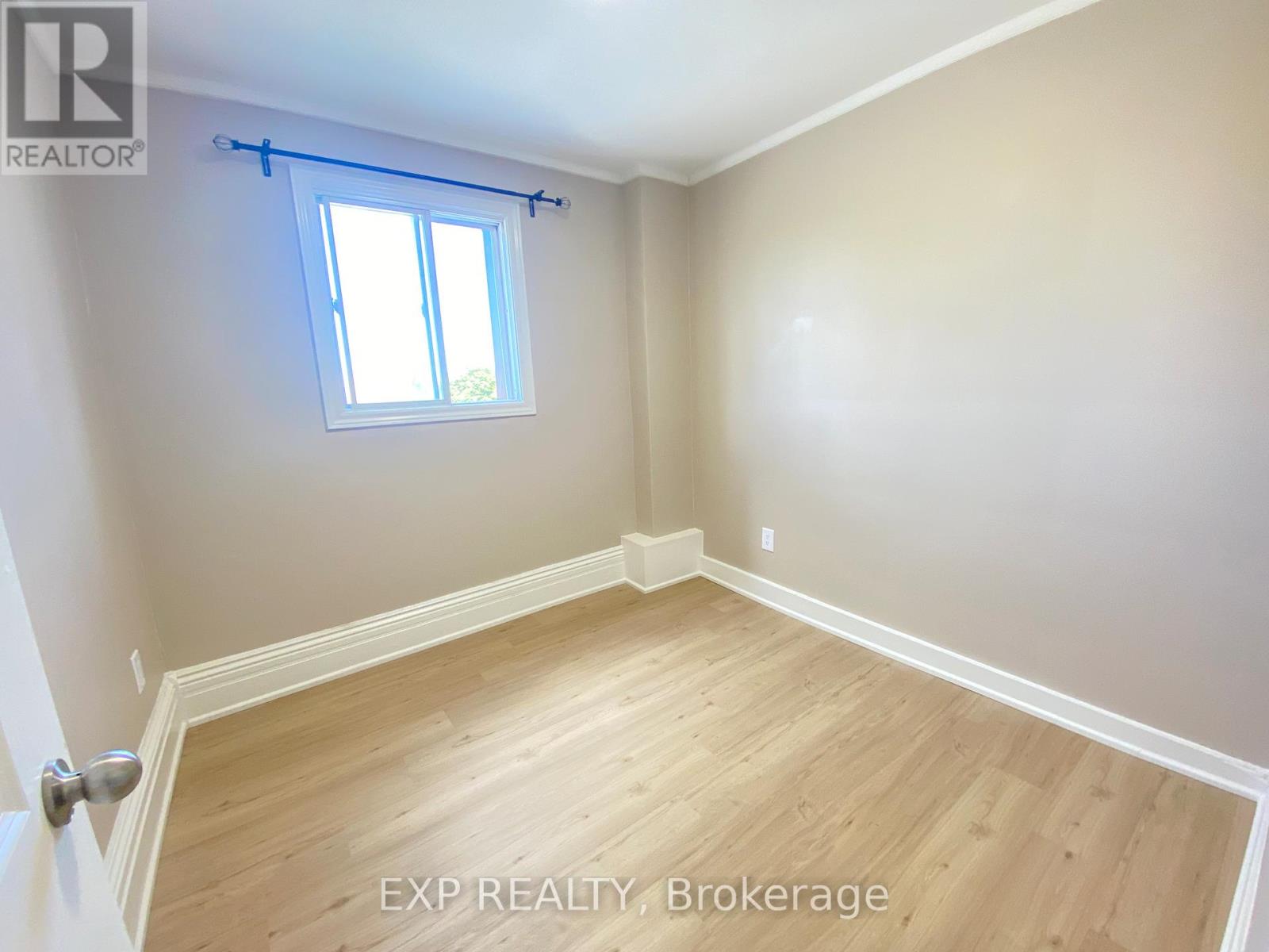 32 Front Street N, Thorold, Ontario  L2V 1X3 - Photo 7 - X12841456