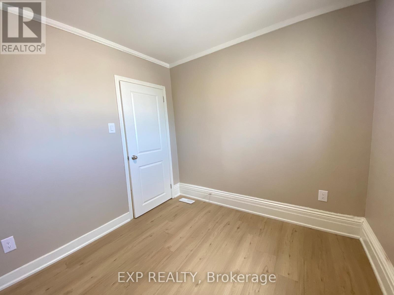 32 Front Street N, Thorold, Ontario  L2V 1X3 - Photo 8 - X12841456