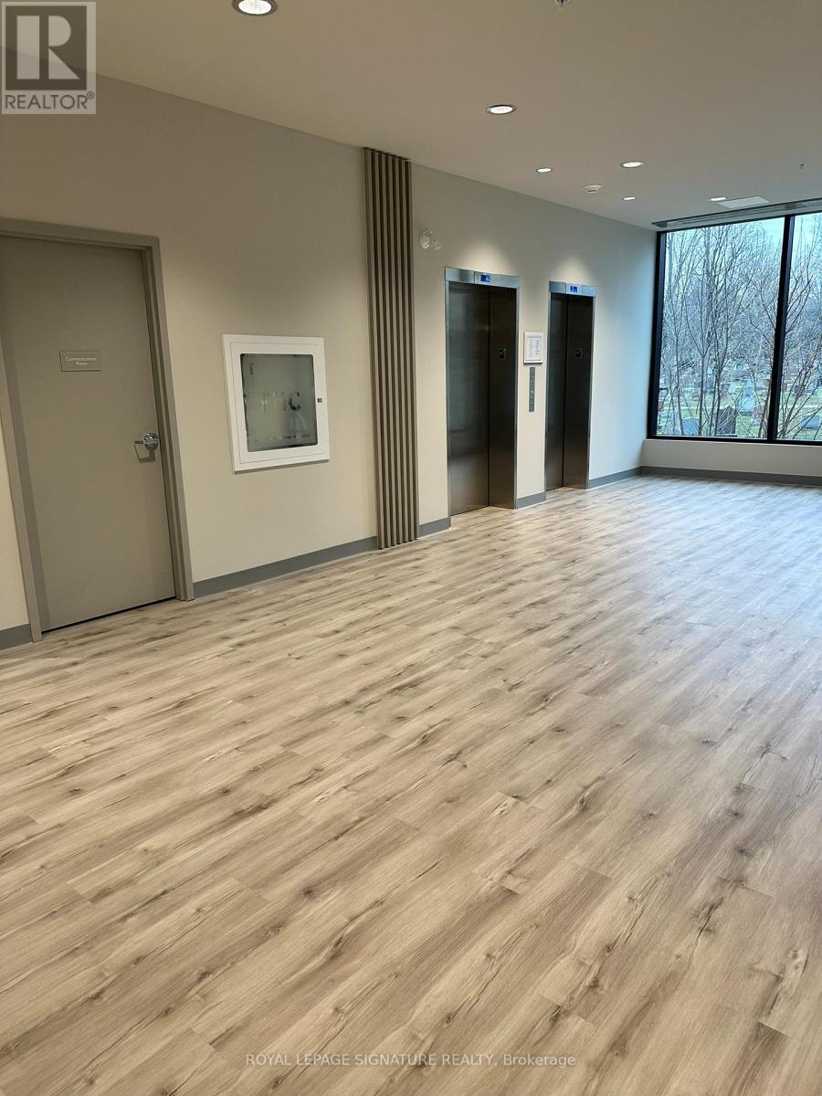 511 - 107 Roger Street, Waterloo, Ontario  N2J 1A4 - Photo 2 - X12841474