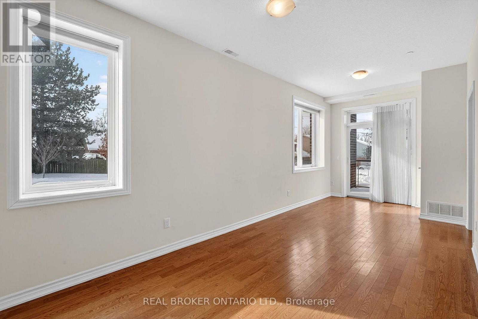 102 - 95 Wilson Street W, Hamilton, Ontario L8L 5C4 - Photo 13 - X12841498