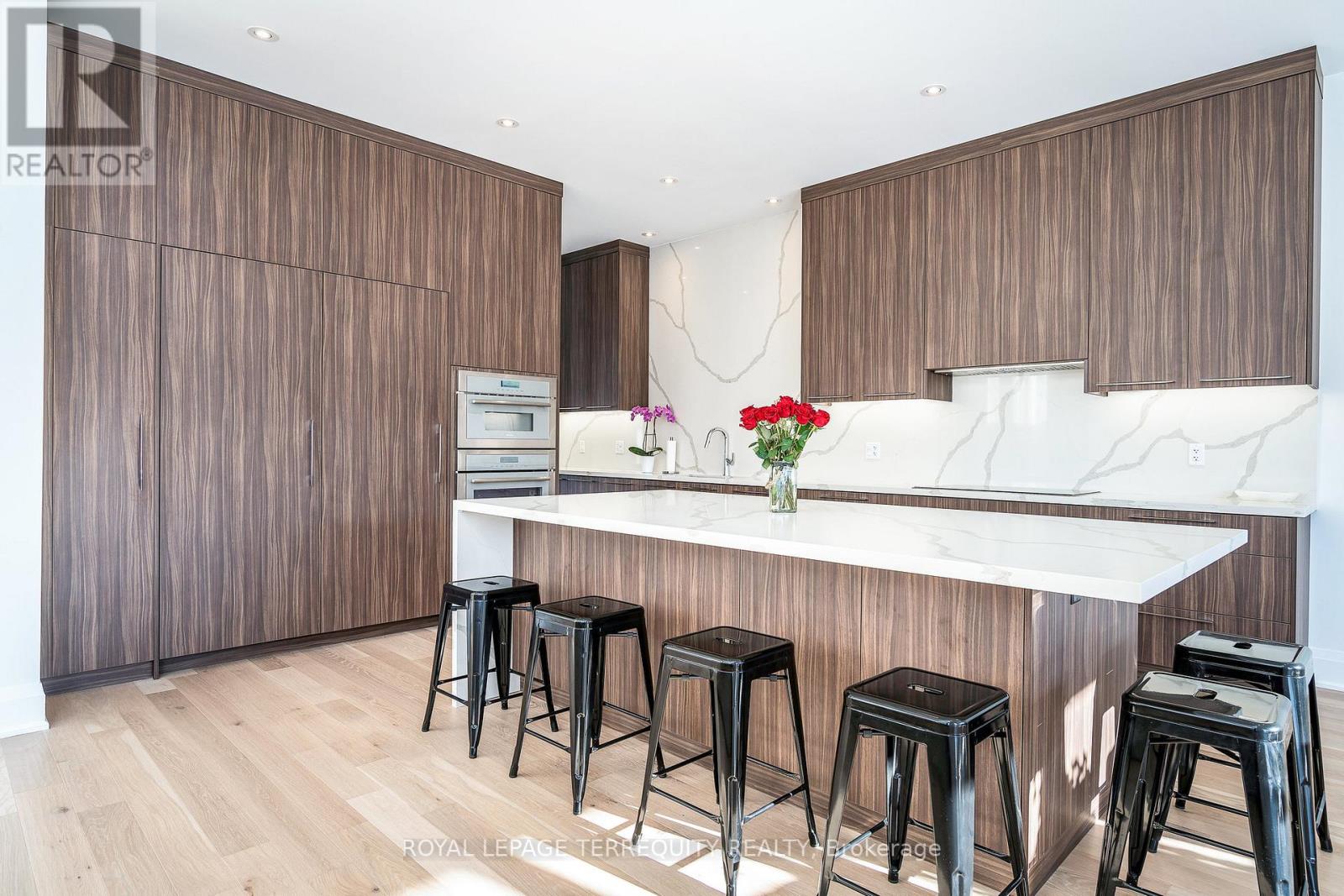 109 Stillwater Crescent, Blue Mountains, Ontario  L9Y 4P5 - Photo 8 - X12841504