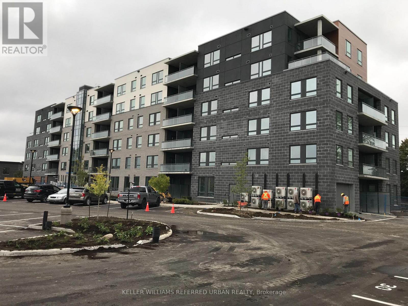 208 - 26 LOWES ROAD W