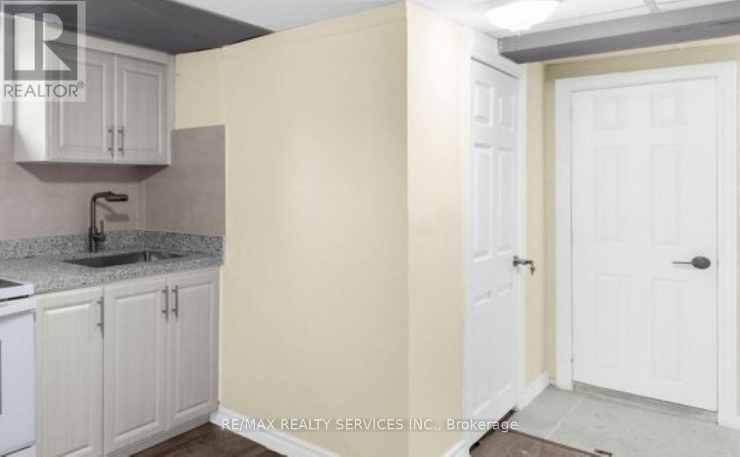 368 Upper Kenilworth Avenue, Hamilton, Ontario  L8T 4G5 - Photo 5 - X12841538