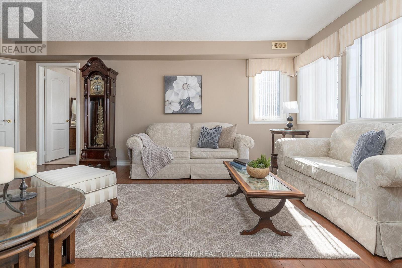 308 - 600 Silverbirch Boulevard, Hamilton, Ontario  L0R 1W0 - Photo 4 - X12841570