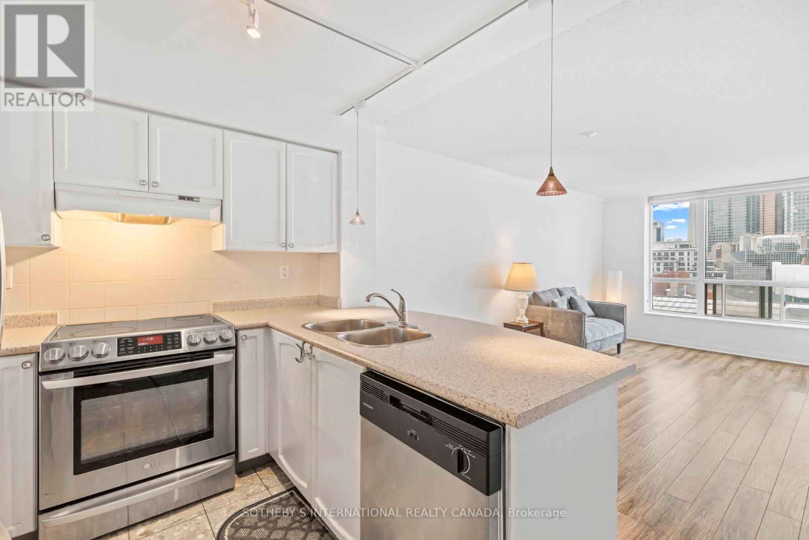 1014 - 109 Front Street E, Toronto, Ontario M5A 4P7 - Photo 8 - C12840870