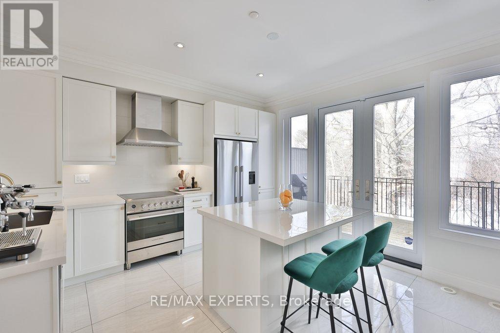 129 Powseland Crescent, Vaughan, Ontario  L4L 0C5 - Photo 12 - N12841378