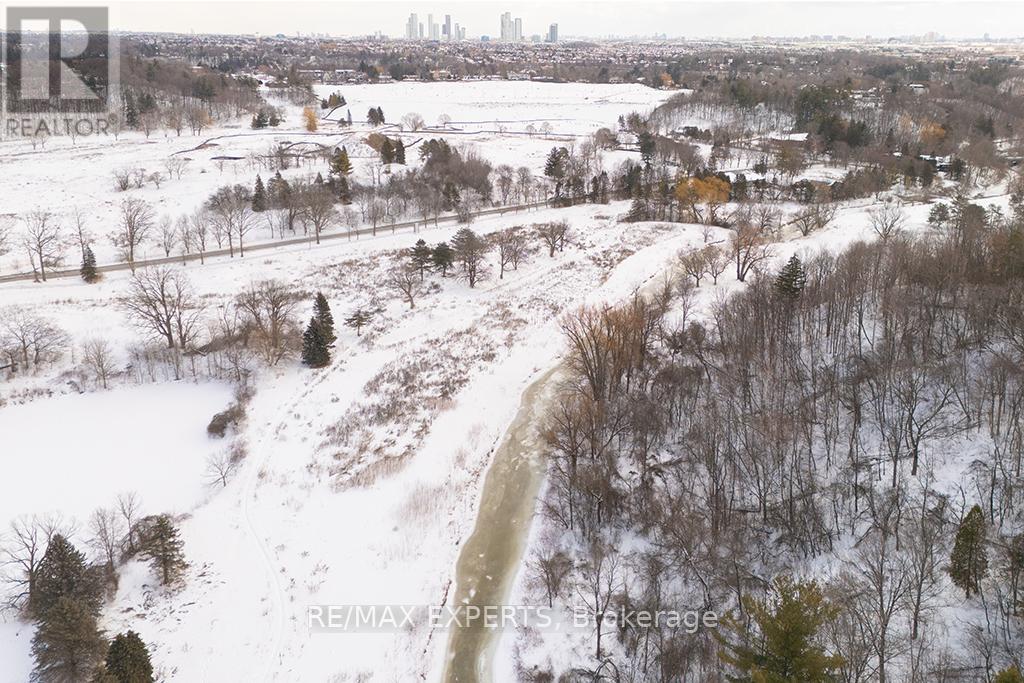 129 Powseland Crescent, Vaughan, Ontario  L4L 0C5 - Photo 46 - N12841378