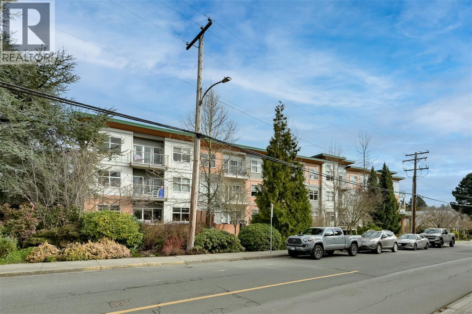 309 1550 Church Ave, Saanich, British Columbia  V8P 2H1 - Photo 3 - 1027046