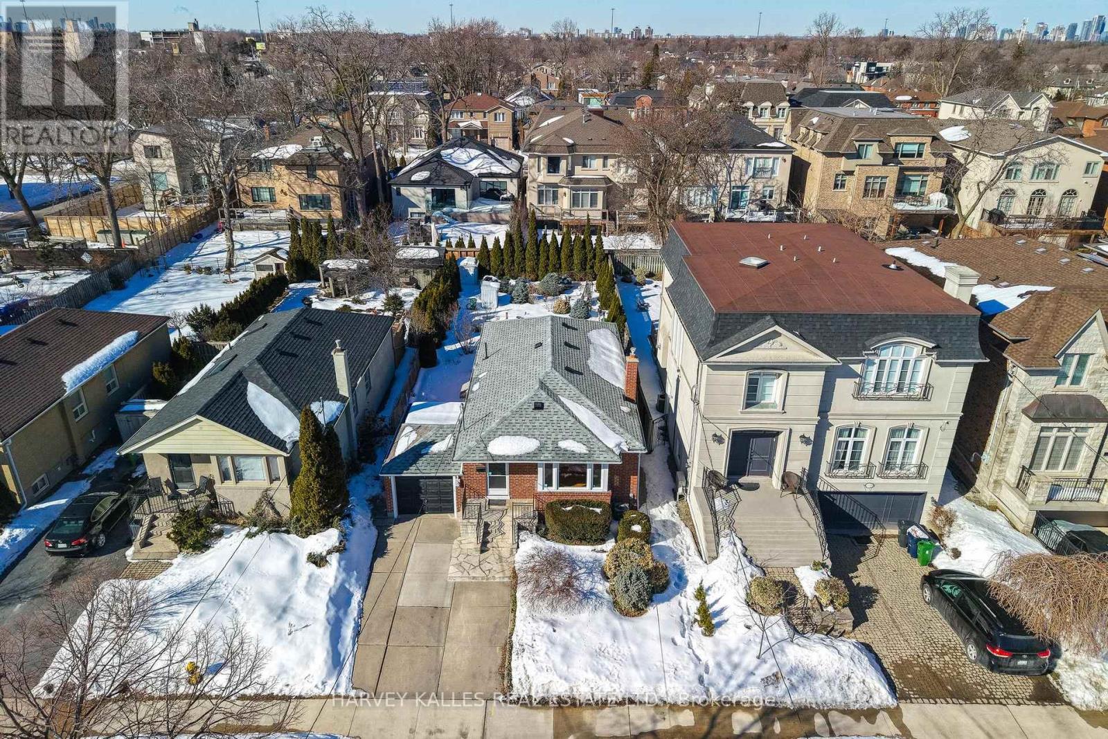 380 Brooke Avenue, Toronto, Ontario  M5M 2L6 - Photo 18 - C12840142